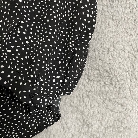 Torrid Plus Size 2/ 2X Black Polka Dot V-Neck Pintuck Button Front Georgette - Picture 4 of 12